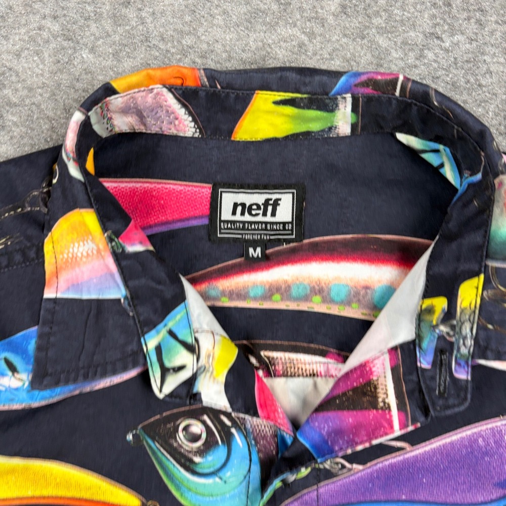 Neff Button Up Shirt Mens Medium Fishing Lure Print Short Sleeve Outdoors AOP - Picture 4 of 9